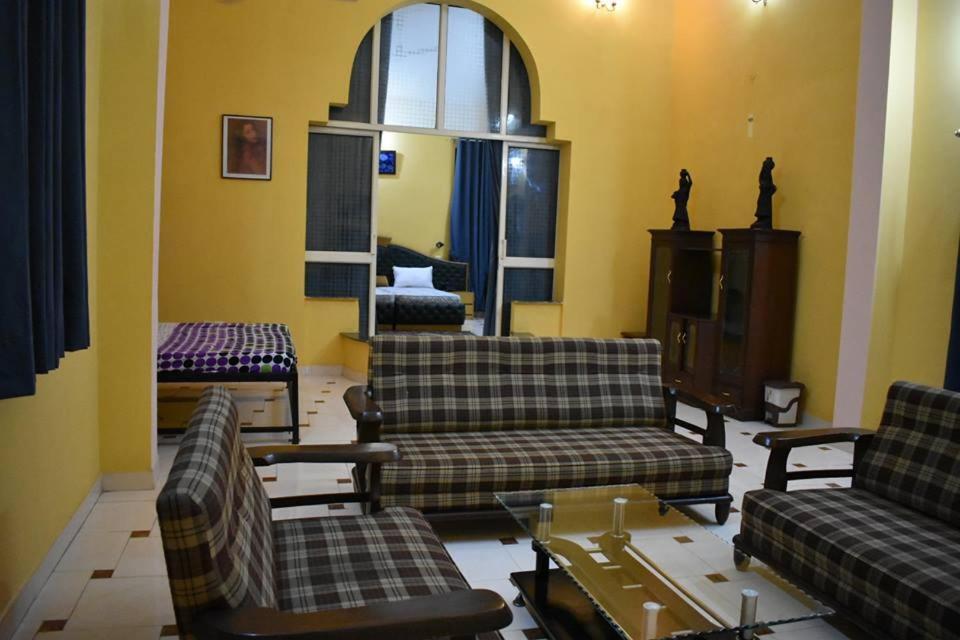 Kajipuria Resort Gajraula Exteriör bild